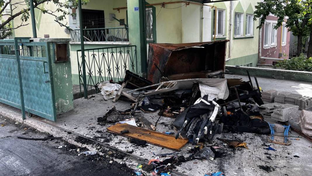 Kayseri'de çocuğa taciz iddiası mahalleliyi sokağa döktü: Hasar gün ağarınca ortaya çıktı 2